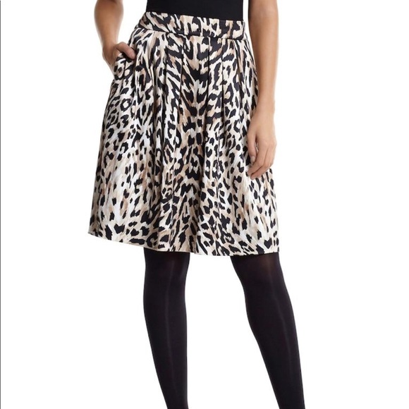 White House Black Market Sateen Leopard Skirt - Picture 4 of 7